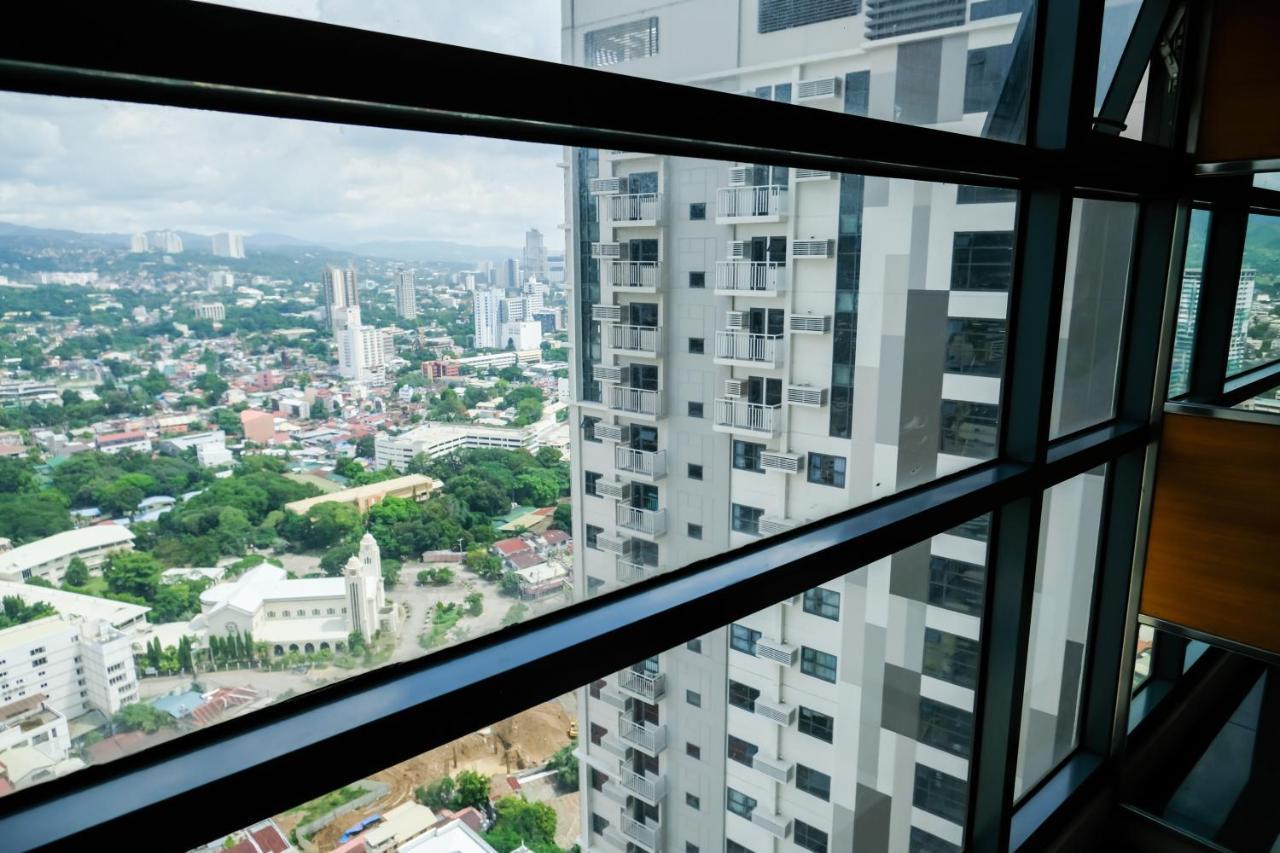 Ezeniel's Place At Horizons 101 Cebu