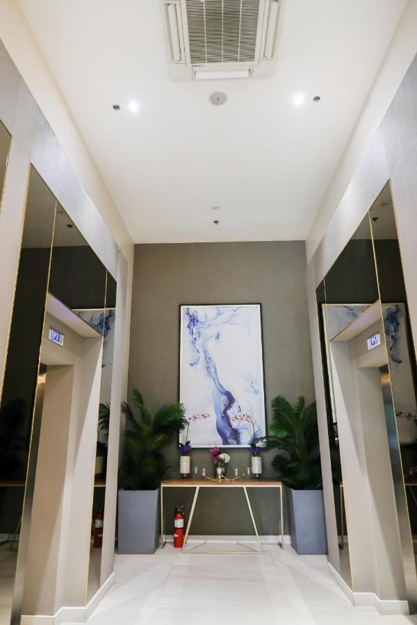 Ezeniel's Place At Horizons 101 Apartment *