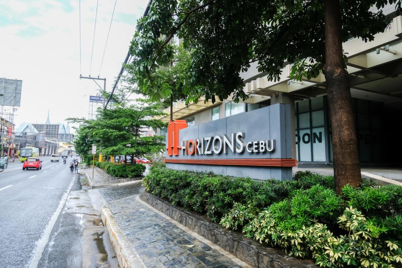 Ezeniel's Place At Horizons 101 Apartment