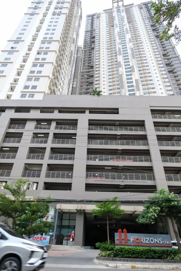 Ezeniel's Place At Horizons 101 Apartment Cebu