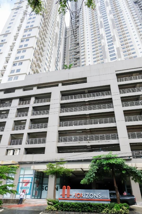 Ezeniel's Place At Horizons 101 Apartment *