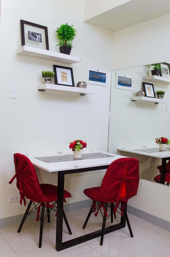 Ezeniel's Place At Horizons 101
